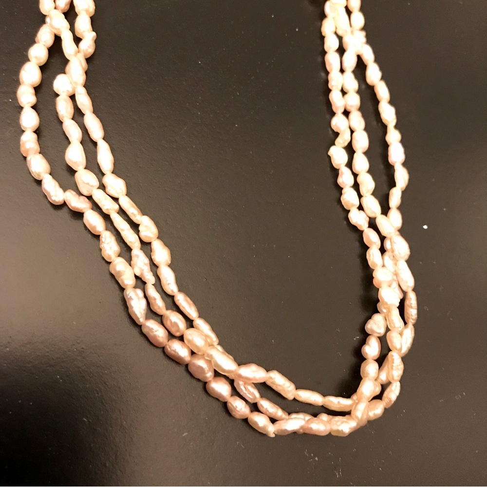 Light Pink Freshwater pearl necklace